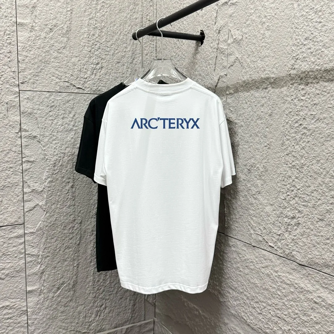 ARC'TERYX* *2025 New Arrival Classic logo T Same Style Size： S （90-130 ） M （120-150 ） L （140-165 ） XL （160-180 ） XXL （180 ） ：Black White